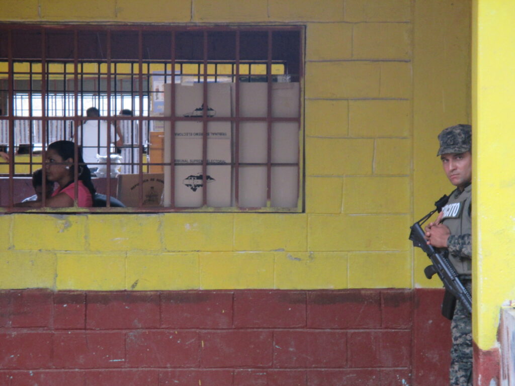 L'armée a été très présente dans les bureaux de vote