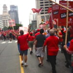 Les défilés du SCEP et des TCA s'unissent dans les rues de Toronto