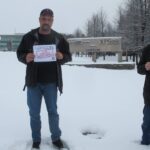 В Канаде представители Unifor не побоялись снежных заносов, чтобы направить месседж компании.