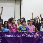 Le 8 mars 2015, Journée internationale de la Femme, la CTUM a organisé une réunion sur le renforcement des capacités dans une des zones industrielles de Rangoun, à Hlaing Thar Yar. Les participantes y ont entendu le Vice-ministre du Travail Daw Win Maw Tun s’y exprimer sur la sécurité sociale et ont eu l’occasion de passer des dépistages gratuits des cancers du col de l’utérus et du sein