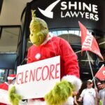 В Австралии, протест горно-энергетического дивизиона профсоюза CFMEU  в офисе компании Glencore в Брисбене. CFMEU