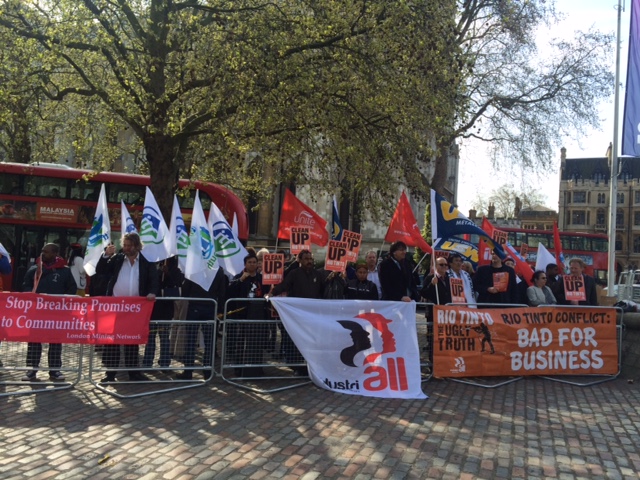Union demonstration as shareholders entered the venue