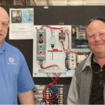 Chris Crump et Rocky Dialcovo au Centre de formation technique UAW-Ford