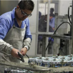 Factory workers in Brazil. Rossana Lana / SMABC