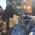 Distribution de tracts aux travailleurs de Rio Tinto en Mongolie